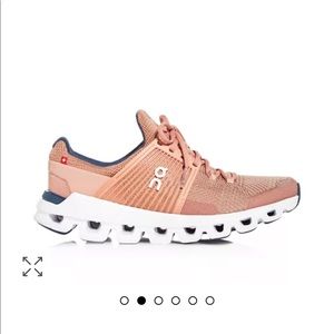 Women's Cloudswift Low Top Running Sneakers